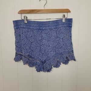 ECOTE Cotton/Rayon Blue Floral Lace Women Shorts Size Small